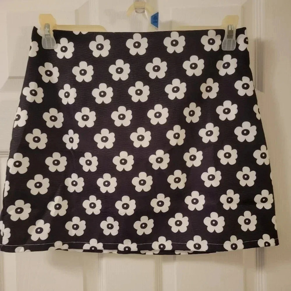 Shein mini 𝅺skirt - Picture 1 of 2